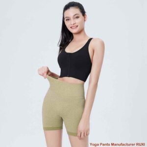 suruali nyeusi ya yoga na mifuko